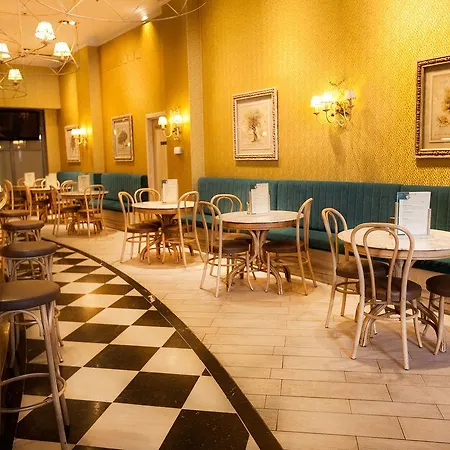 Alfonso Viii Hotel 4*