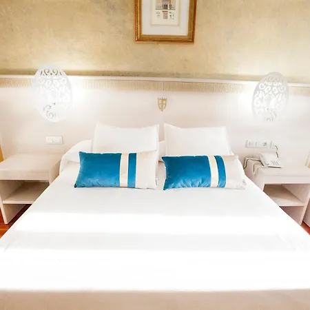 Alfonso Viii Hotel